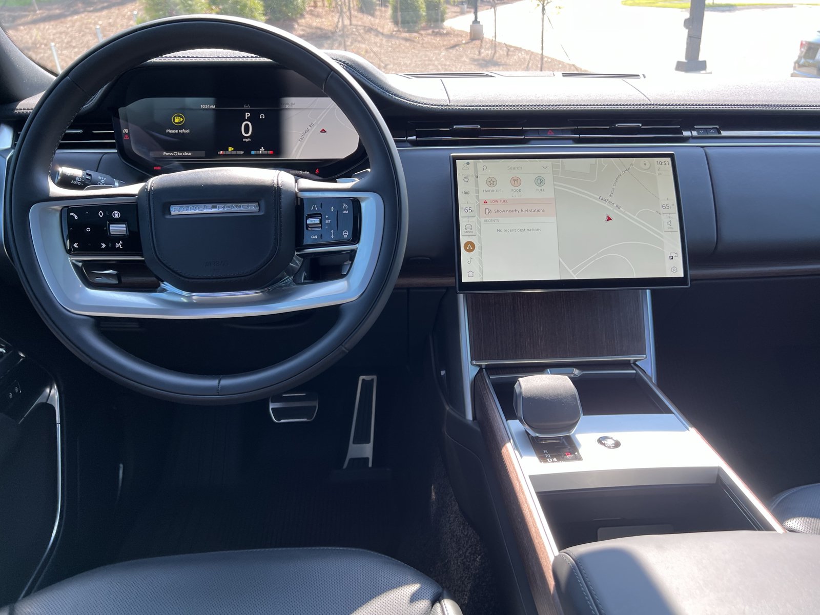 New 2026 Land Rover Range Rover Long Wheelbase SE AWD/4WD image 4