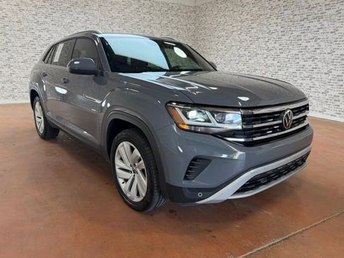 Used 2021 Volkswagen Atlas Cross Sport SE w/ Panoramic Sunroof Package FWD image 7