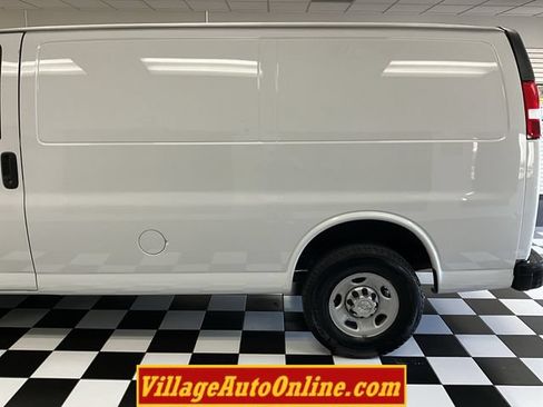 Used 2020 Chevrolet Express 2500 w/ Driver Convenience Package RWD image 9
