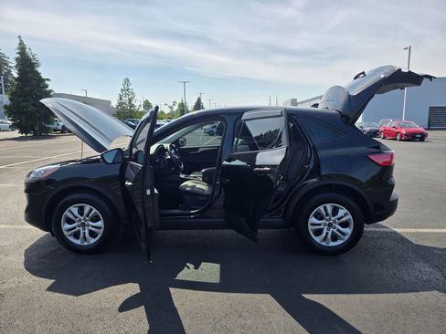 Used 2022 Ford Escape S image 18