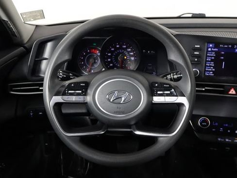Used 2022 Hyundai Elantra SEL FWD image 7