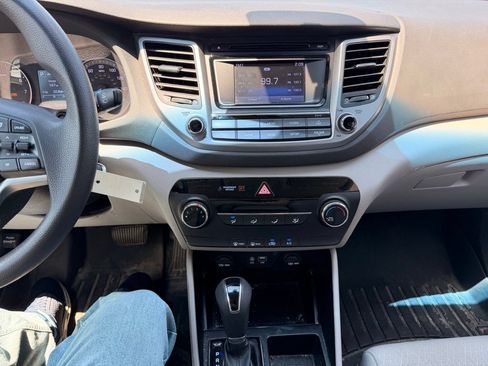 Used 2017 Hyundai Tucson SE w/ SE Popular Package 02 FWD image 21