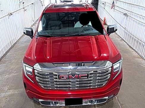 Used 2024 GMC Sierra 1500 Denali w/ Technology Package AWD/4WD image 3
