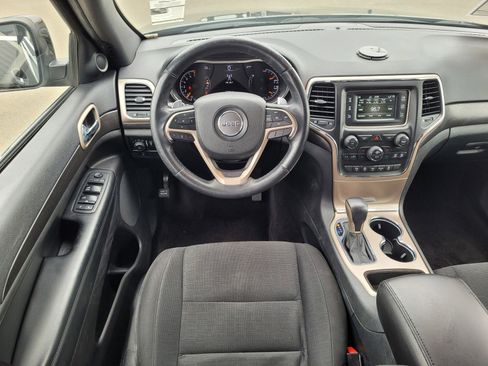 Used 2017 Jeep Grand Cherokee Laredo w/ Quick Order Package 2BE image 16