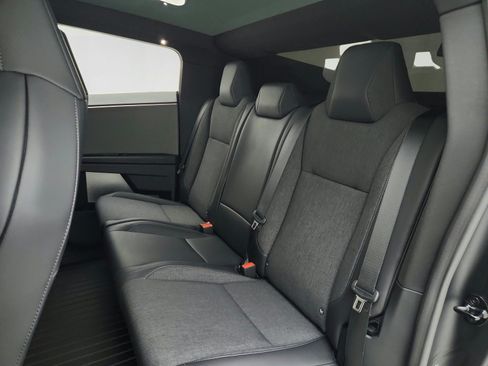 Used 2025 Tesla Cybertruck 2WD Crew Cab image 24