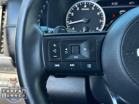 Used 2025 Nissan Pathfinder SL AWD/4WD image 23