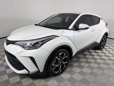 Used 2020 Toyota C-HR XLE image 10