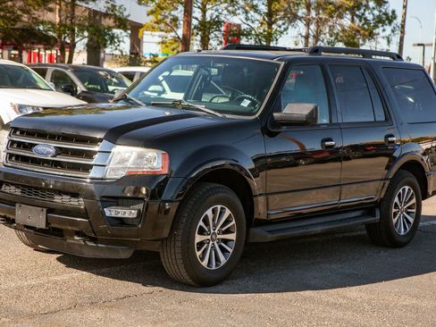 Used 2017 Ford Expedition XLT w/ Equipment Group 201A image 9