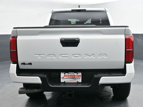 Used 2025 Toyota Tacoma TRD Sport image 8