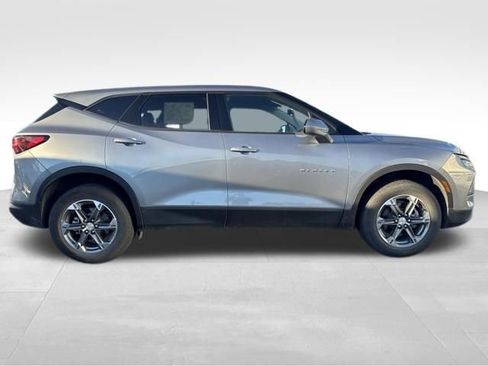 Used 2025 Chevrolet Blazer LT image 8