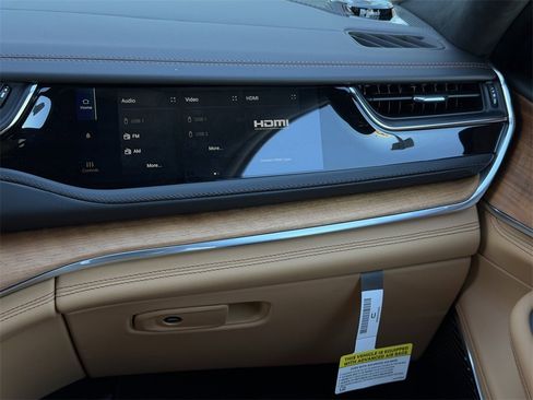 New 2025 Jeep Grand Cherokee L Summit image 12