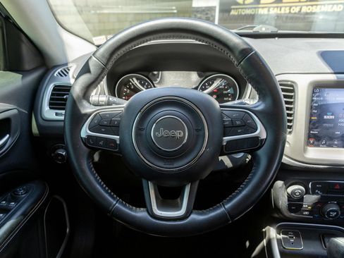 Used 2018 Jeep Compass Latitude w/ Popular Equipment Group FWD image 30