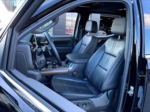 Used 2024 Chevrolet Silverado 1500 High Country w/ High Country Premium Package image 8