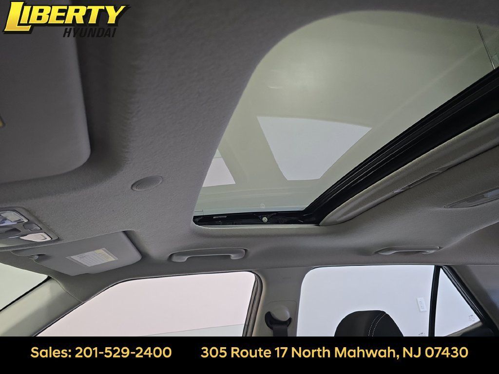 Certified 2023 Hyundai Venue SEL w/ Cargo Package FWD image 22