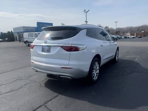 Used 2023 Buick Enclave Essence w/ Experience Buick Package image 8