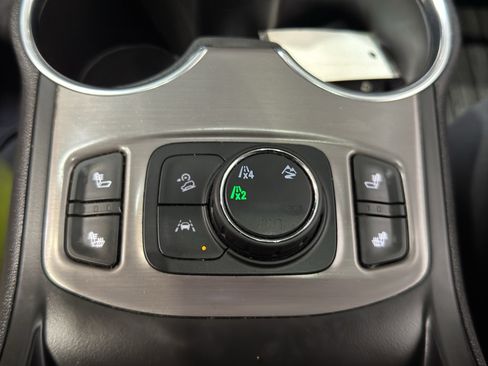 Used 2022 GMC Terrain AT4 AWD/4WD image 32
