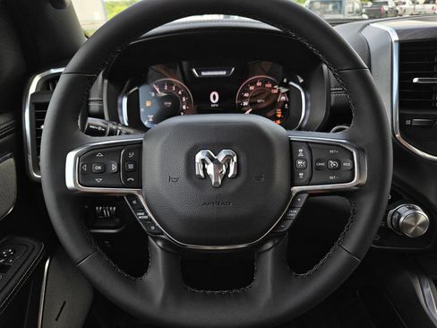 Used 2025 RAM 1500 Laramie AWD/4WD image 8