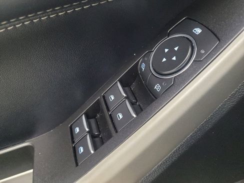 Used 2021 Ford Explorer XLT w/ Equipment Group 202A RWD image 27