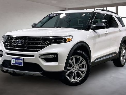 Used 2023 Ford Explorer XLT w/ Equipment Group 202A AWD/4WD image 1