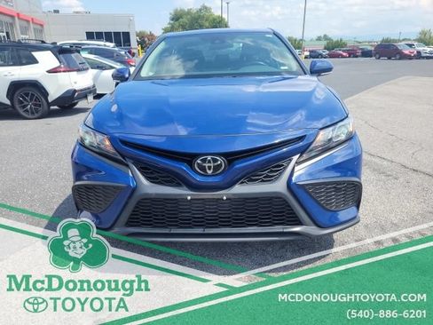 Used 2024 Toyota Camry SE FWD image 3