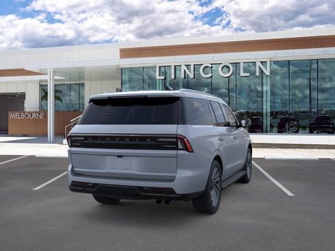 New 2026 Lincoln Navigator Premiere AWD/4WD image 8