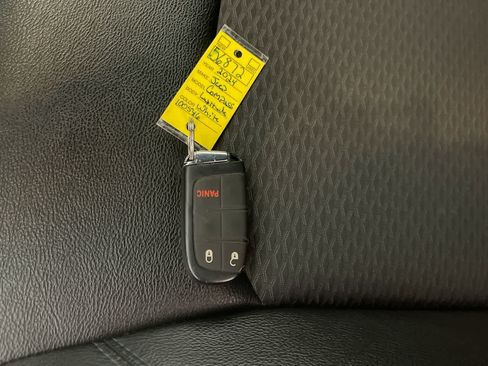 Used 2024 Jeep Compass Latitude AWD/4WD image 25