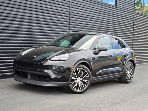 New 2026 Porsche Macan Electric RWD image 1