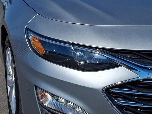 Used 2024 Chevrolet Malibu LT FWD image 9