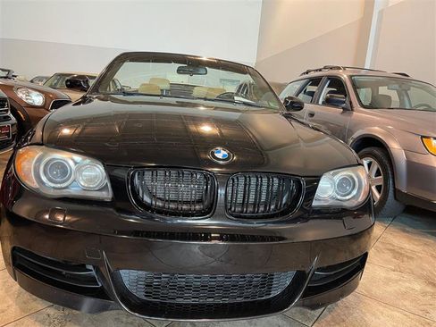 Used 2009 BMW 135i Convertible image 3