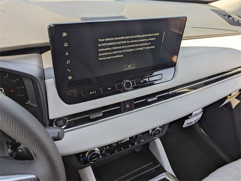 New 2025 Mitsubishi Outlander SEL image 14