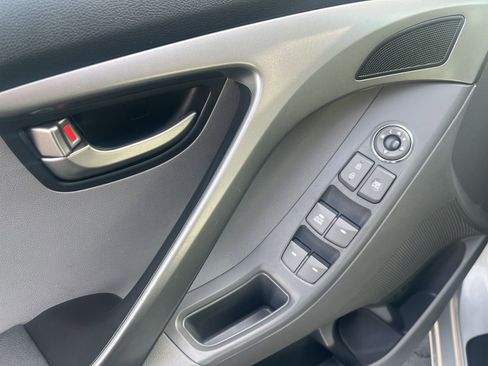 Used 2013 Hyundai Elantra Limited w/ Technology Pkg image 35