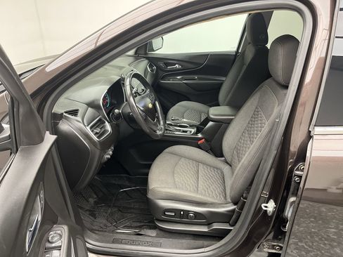 Used 2020 Chevrolet Equinox LT image 3