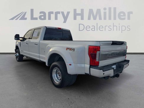 Used 2019 Ford F350 Platinum w/ Platinum Ultimate Package image 3
