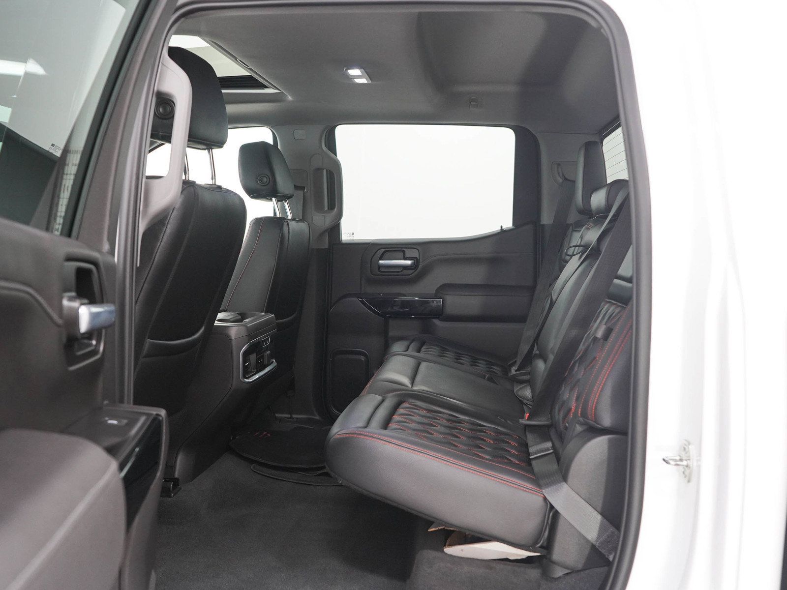 Used 2021 GMC Sierra 1500 SLT w/ SLT Premium Plus Package AWD/4WD image 16