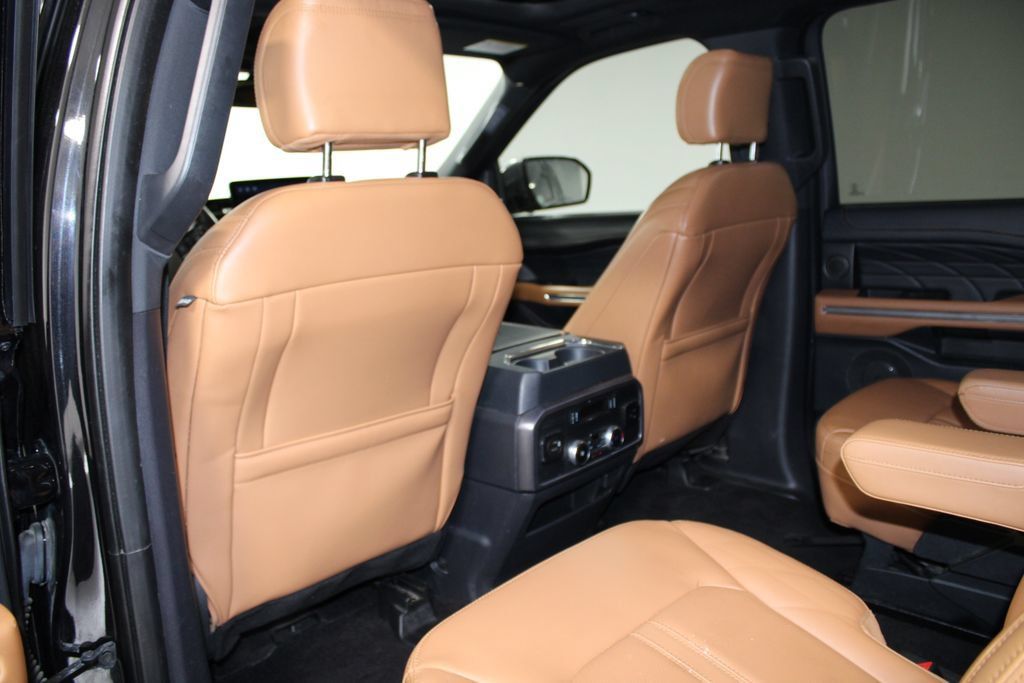 Used 2022 Ford Expedition Platinum AWD/4WD image 27