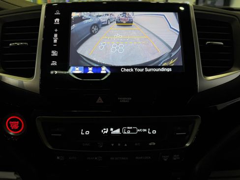 Used 2017 Honda Pilot Touring image 19