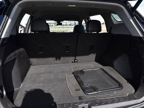 Used 2024 GMC Terrain SLT image 26