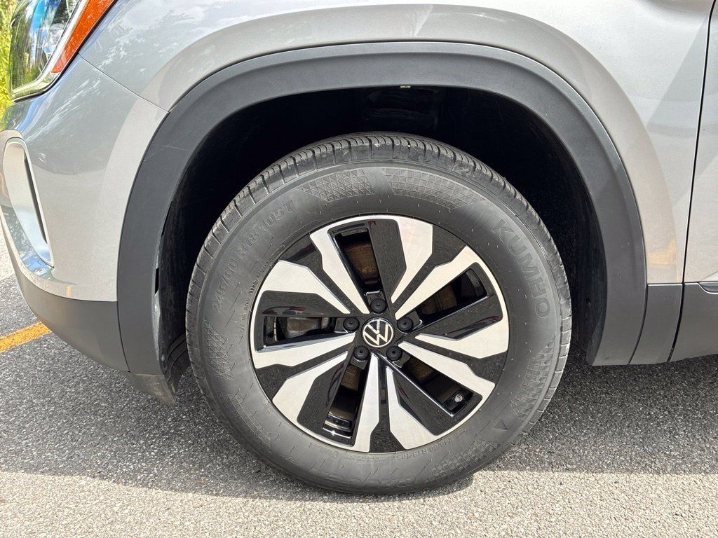 Used 2024 Volkswagen Atlas SE AWD/4WD image 40