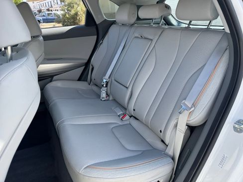 Used 2022 Hyundai Nexo Blue image 17