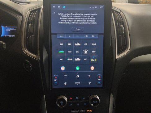 Used 2022 Ford Edge SE image 25