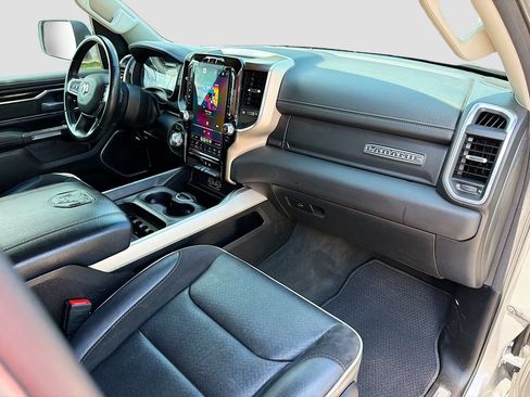 Used 2022 RAM 1500 Laramie AWD/4WD image 33