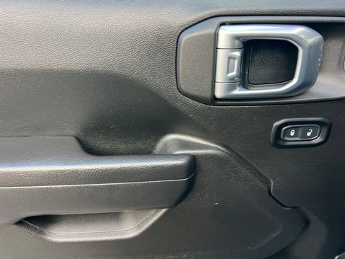 Used 2022 Jeep Wrangler Unlimited Sport w/ Sun And Sound Package image 11