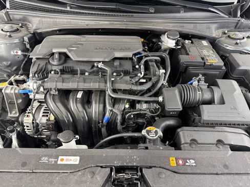Used 2025 Hyundai Elantra Sport FWD image 23