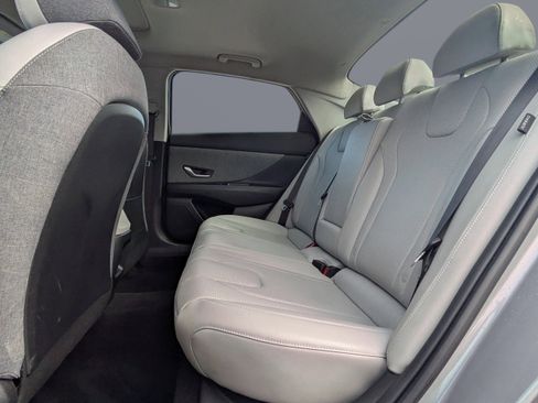 Certified 2025 Hyundai Elantra Limited image 13