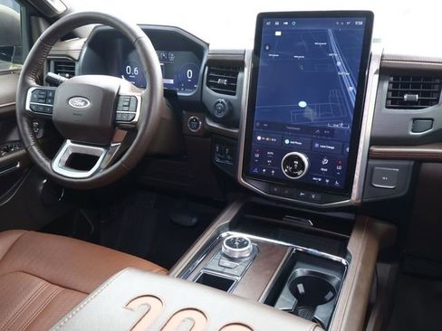 Used 2024 Ford Expedition King Ranch RWD image 12