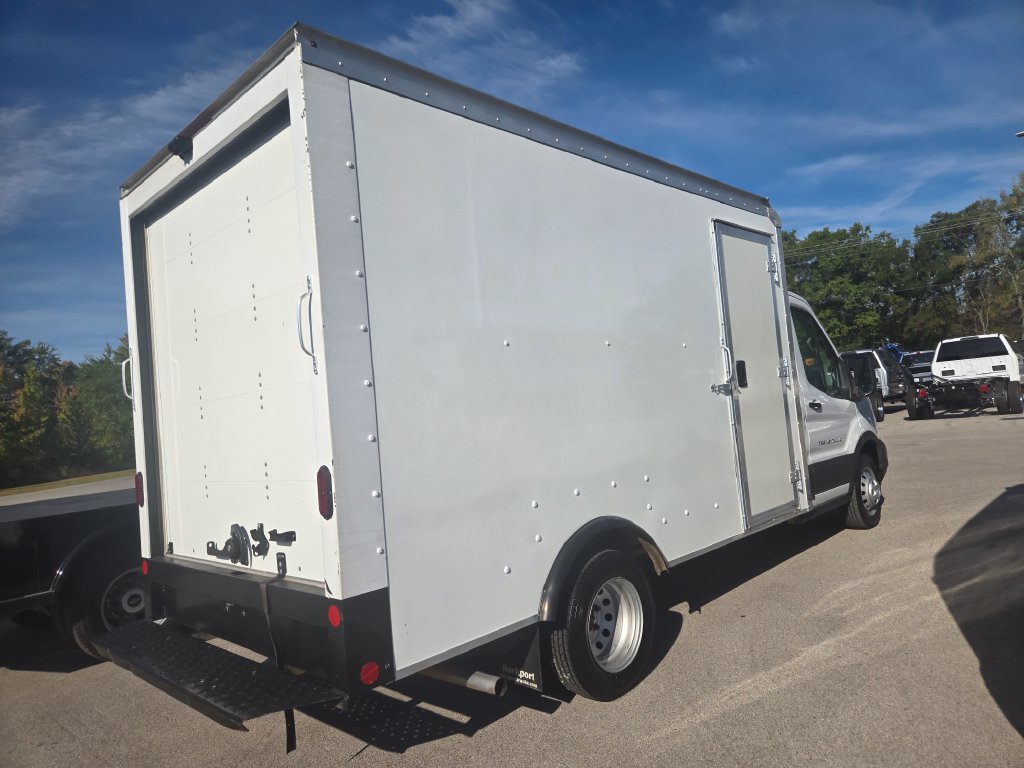 Used 2023 Ford Transit 350 DRW RWD image 4
