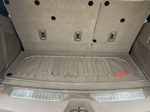 Used 2023 GMC Yukon Denali RWD image 30