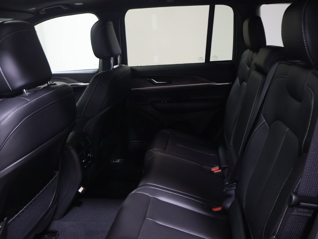 New 2027 Jeep Grand Cherokee Limited AWD/4WD image 11