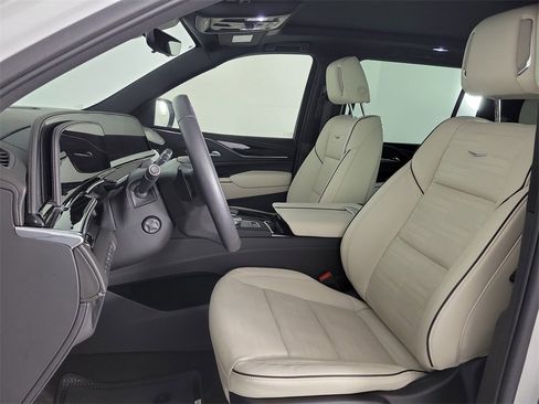 Certified 2023 Cadillac Escalade ESV Sport w/ LPO, ONYX Package image 17