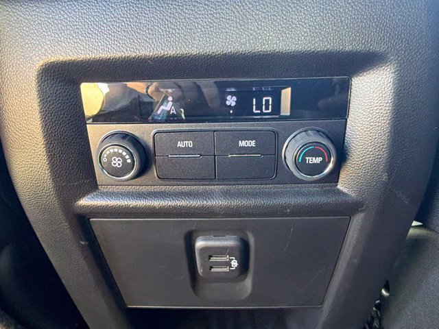 Used 2022 Chevrolet Traverse LT w/ LPO, Cargo Package AWD/4WD image 20